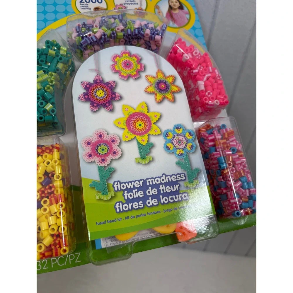 Perler Flower Madness Fused Bead Kit 2000 Beads 8 Projects 80-62870 New